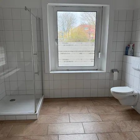 Handwerkerunterkunft Mit Grosse Kueche Und Gartennutzung